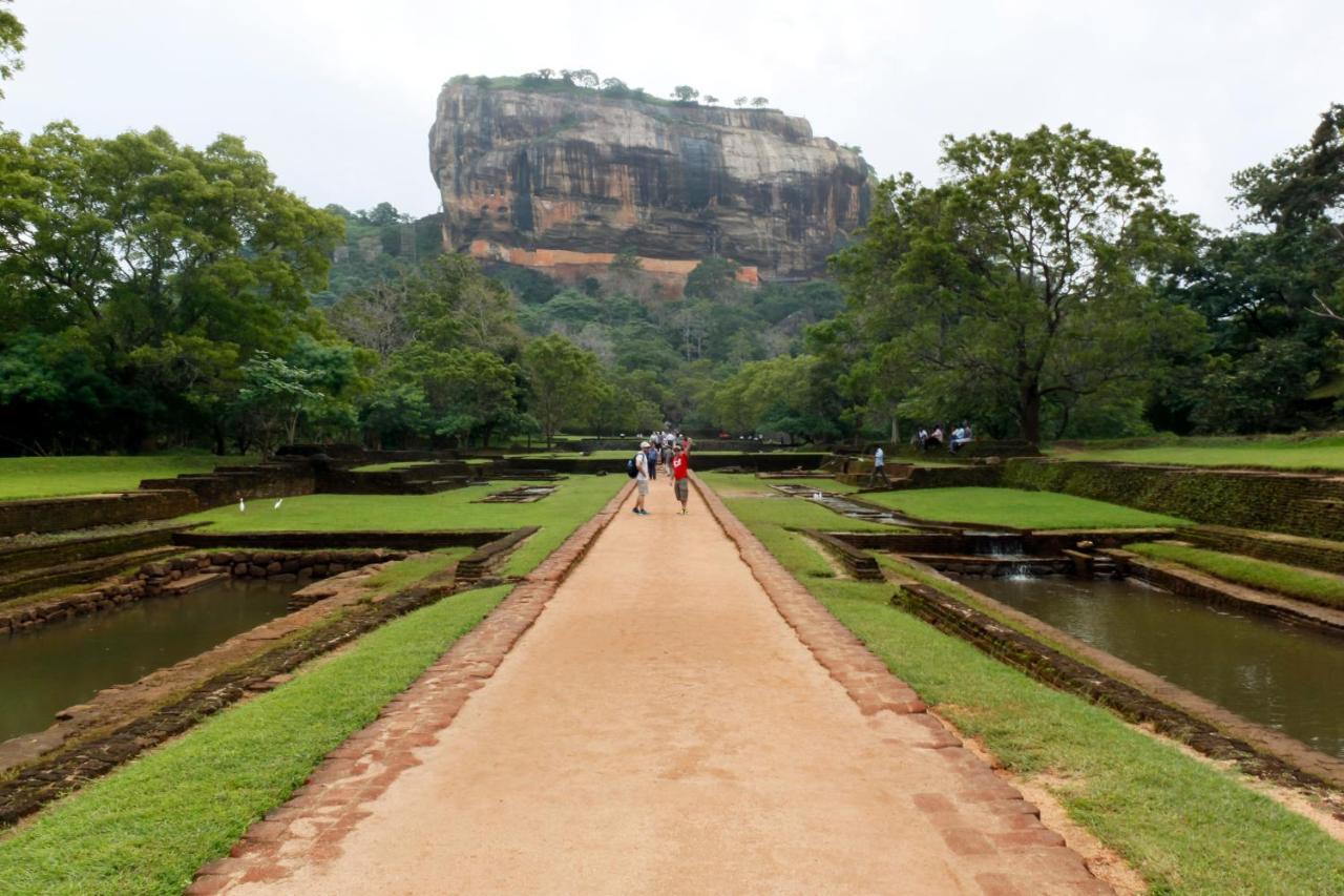 Sat Nam Village Eco-Hotel Sigiriya Exterior foto