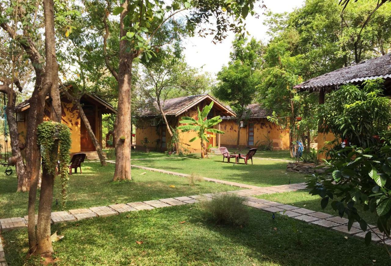 Sat Nam Village Eco-Hotel Sigiriya Exterior foto